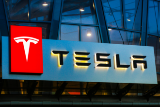 umstrukturierung-bei-tesla-umfassender-stellenabbau-angekuendigt