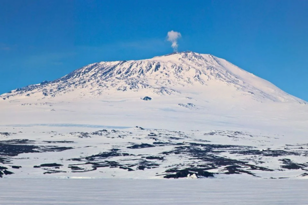 goldregen-am-suedpol-der-mount-erebus