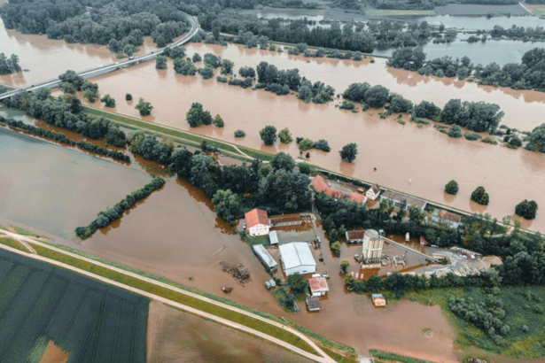 donau-gesperrt-und-dramatische-rettungsaktion