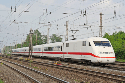 bahn-senkt-verluste-deutlich,-kämpft-weiter-mit-problemen