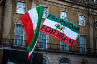 iran:-gewalt-eskaliert-–-berichte-über-tausende-todesopfer