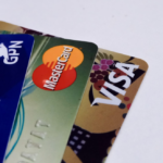 trump-plant-zinsdeckel-–-kreditkartenbranche-unter-schock