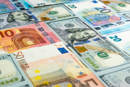 dollar-gerät-nach-waffenruhe-spürbar-unter-druck