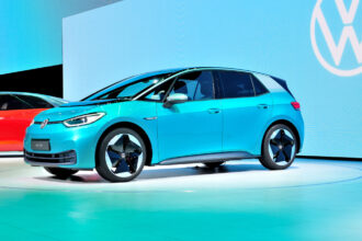 vw-id.3-zieht-an-tesla-in-deutschland-vorbei