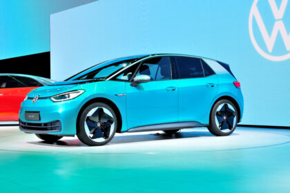vw-id.3-zieht-an-tesla-in-deutschland-vorbei
